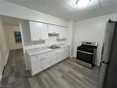 2232 W 103rd Street Cleveland OH 44102