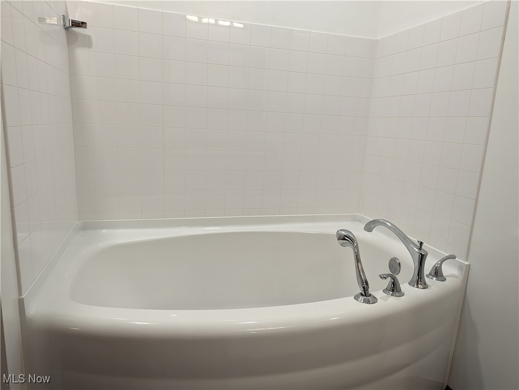 13807 Equestrian Drive Burton OH 44021