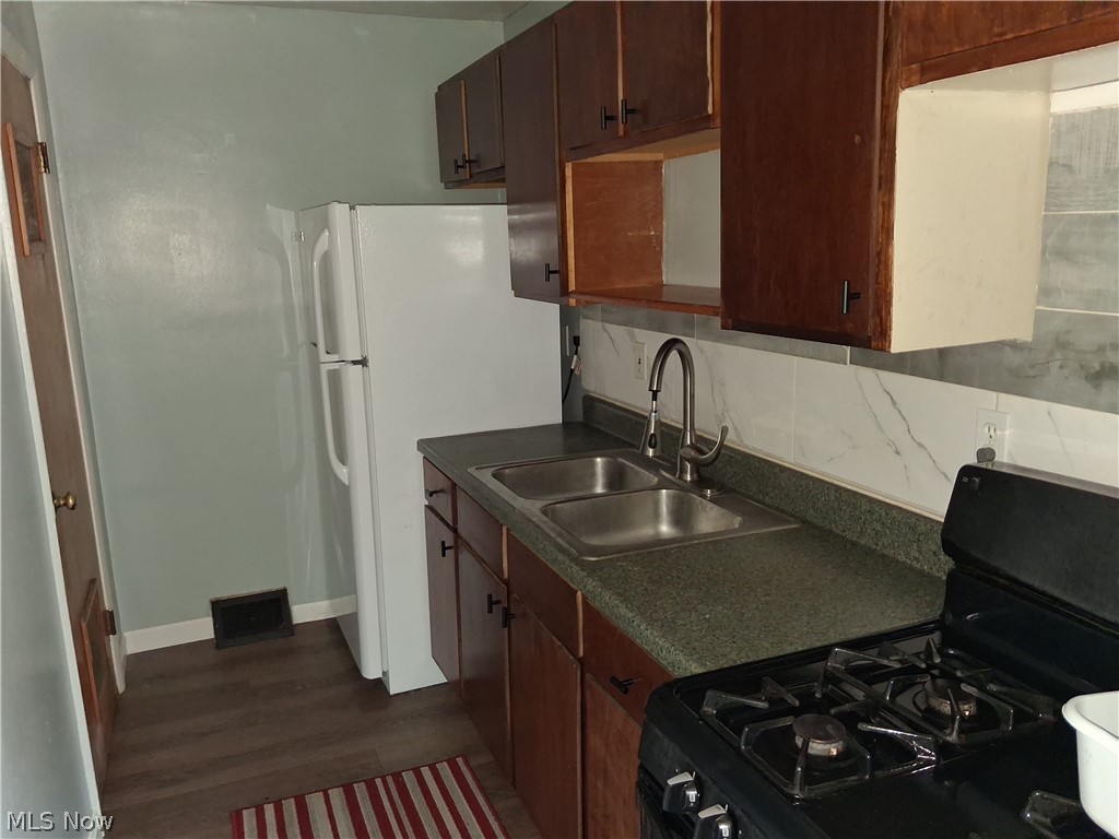 15978 Nelacrest East Cleveland OH 44112