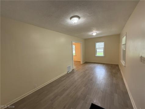 404 Noah Avenue Akron OH 44320