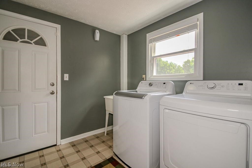 12433 Webster Road Strongsville OH 44136