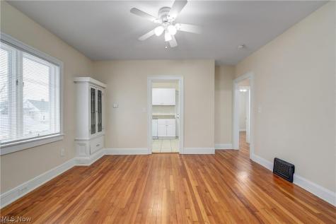 2085 Chesterland Avenue Lakewood OH 44107
