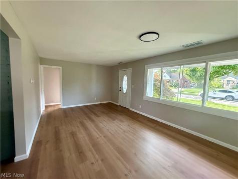 5363 Summit Road Lyndhurst OH 44124