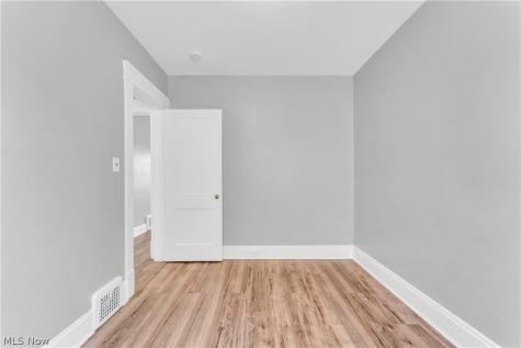 3309 Desota Avenue Cleveland Heights OH 44118