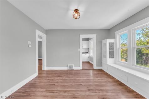3309 Desota Avenue Cleveland Heights OH 44118