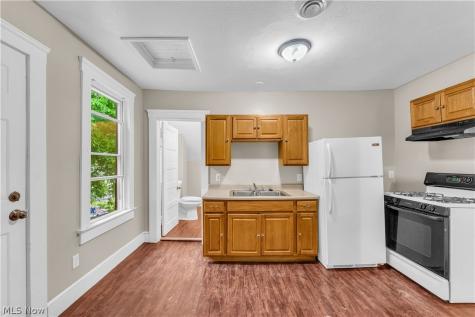 2050 W 83rd Street Cleveland OH 44102