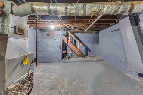 2050 W 83rd Street Cleveland OH 44102