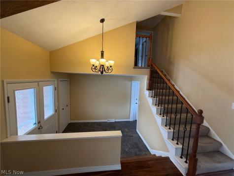 2021 Aldersgate Drive Lyndhurst OH 44124