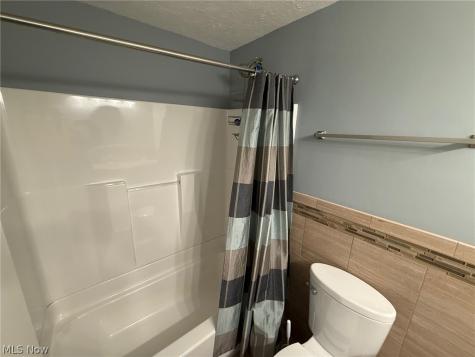 2021 Aldersgate Drive Lyndhurst OH 44124