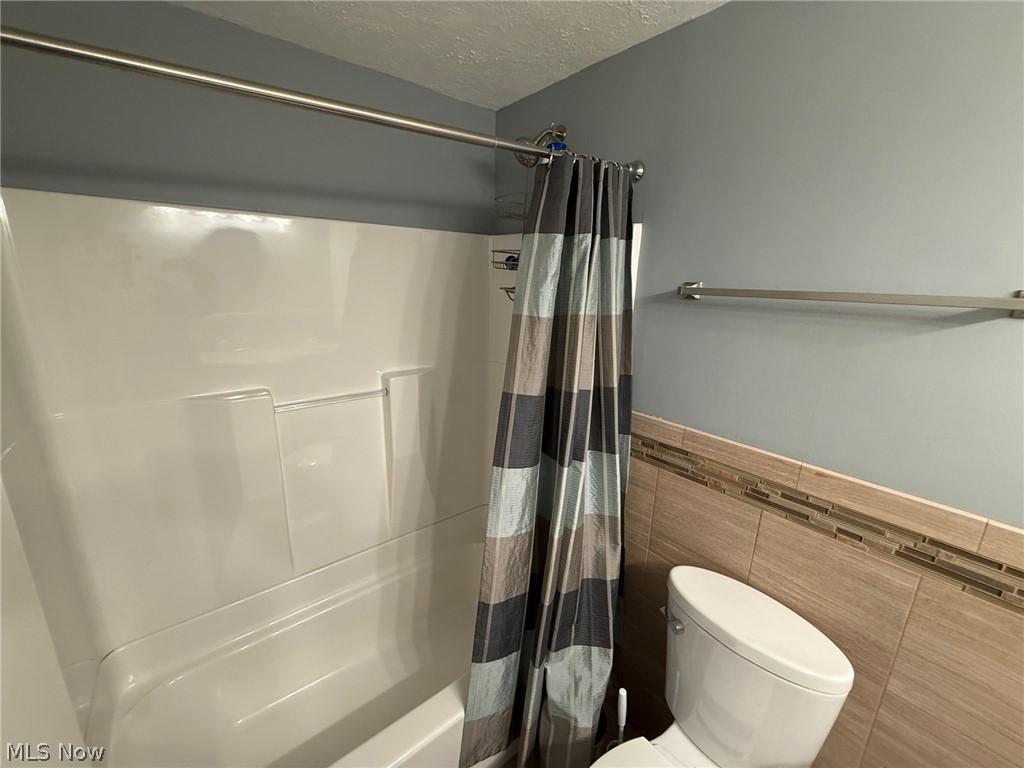 2021 Aldersgate Drive Lyndhurst OH 44124