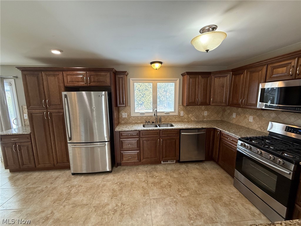 2021 Aldersgate Drive Lyndhurst OH 44124