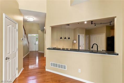 29393 Hummingbird Circle Westlake OH 44145