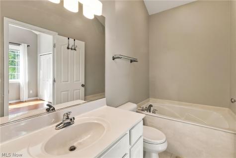 29393 Hummingbird Circle Westlake OH 44145