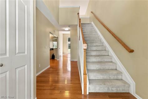 29393 Hummingbird Circle Westlake OH 44145