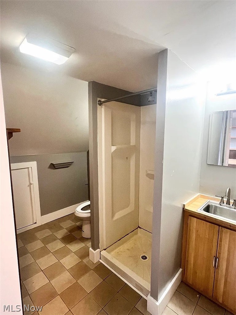 1304 W 64th Cleveland OH 44102