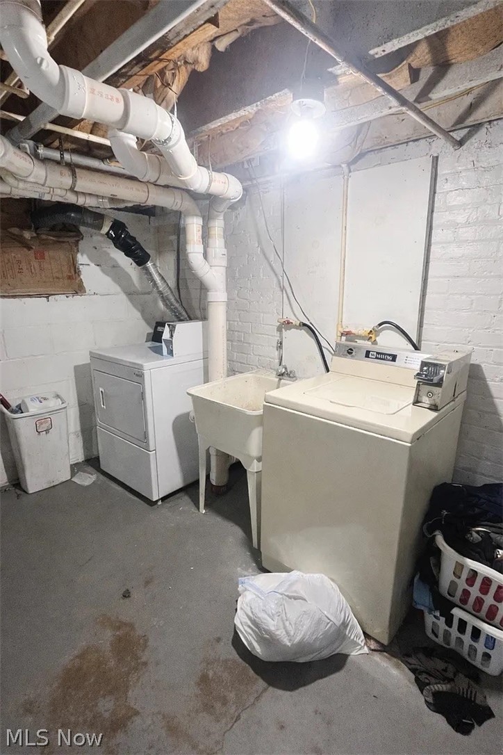 1304 W 64th Cleveland OH 44102