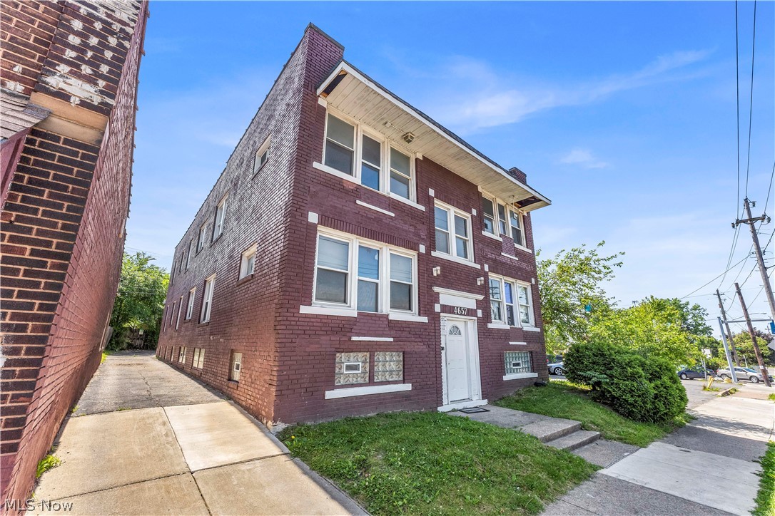 4657 Warner Road Garfield Heights OH 44125