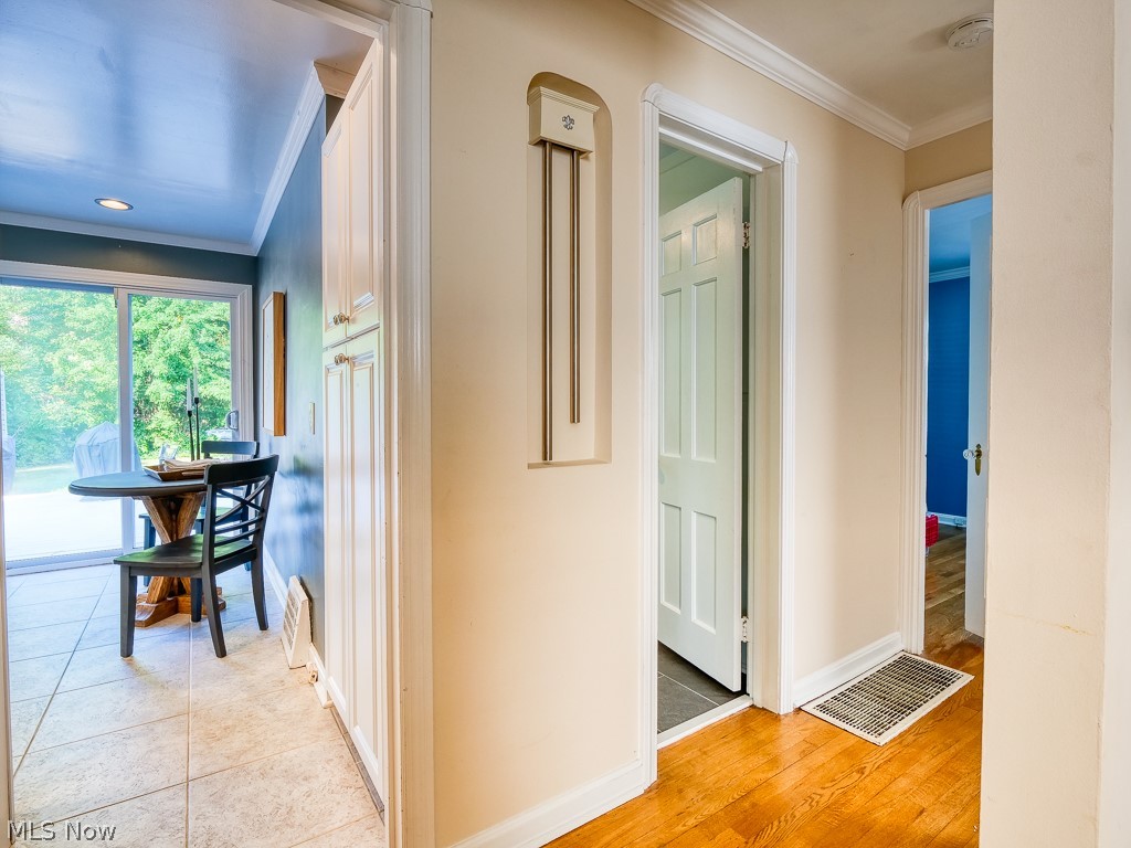 352 Glen Park Drive Bay Village OH 44140