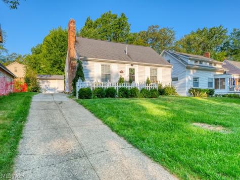 352 Glen Park Drive Bay Village OH 44140