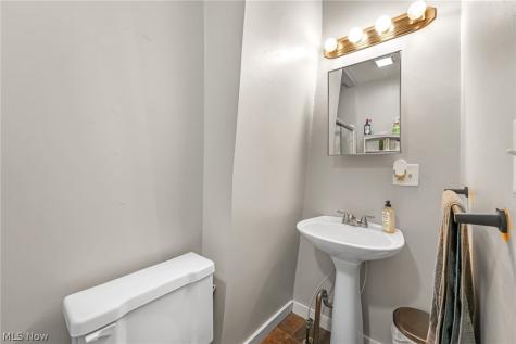 1009 Kenilworth Avenue Cleveland OH 44113