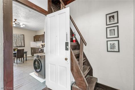 1009 Kenilworth Avenue Cleveland OH 44113