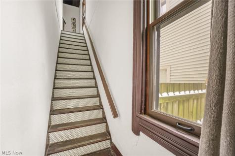 1009 Kenilworth Avenue Cleveland OH 44113