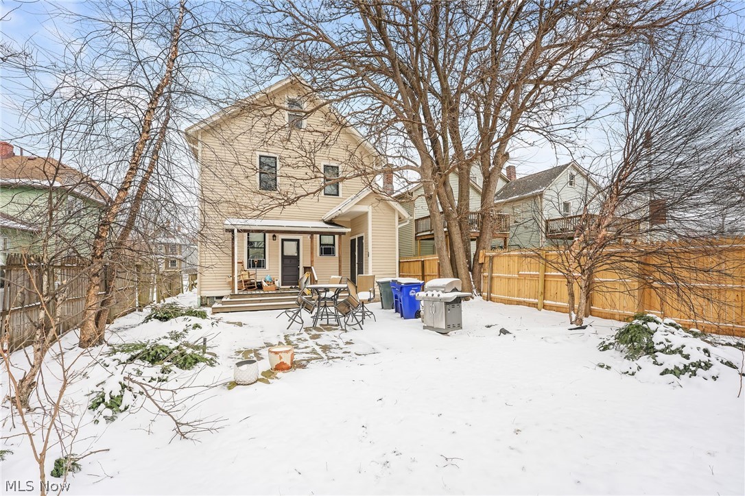 1009 Kenilworth Avenue Cleveland OH 44113