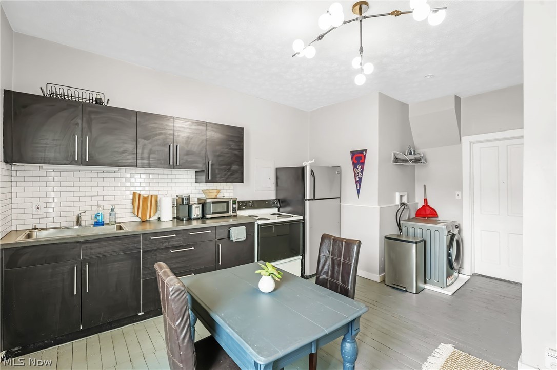 1009 Kenilworth Avenue Cleveland OH 44113