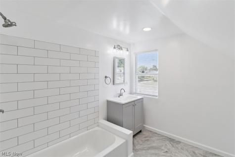 443 Fairway Boulevard Wickliffe OH 44095