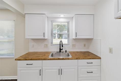 443 Fairway Boulevard Wickliffe OH 44095