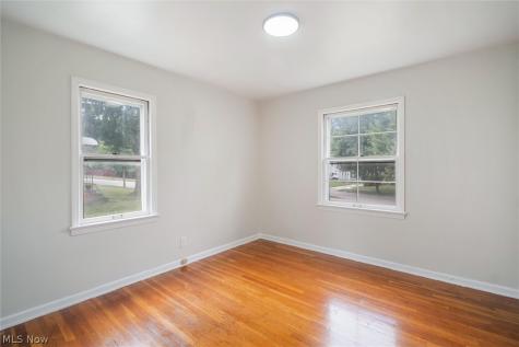 5359 West Boulevard Maple Heights OH 44137