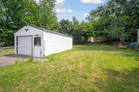 5359 West Boulevard Maple Heights OH 44137