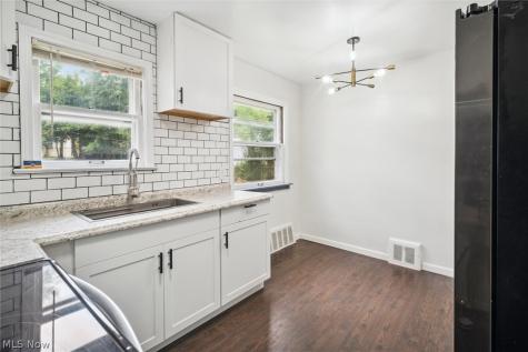 5359 West Boulevard Maple Heights OH 44137