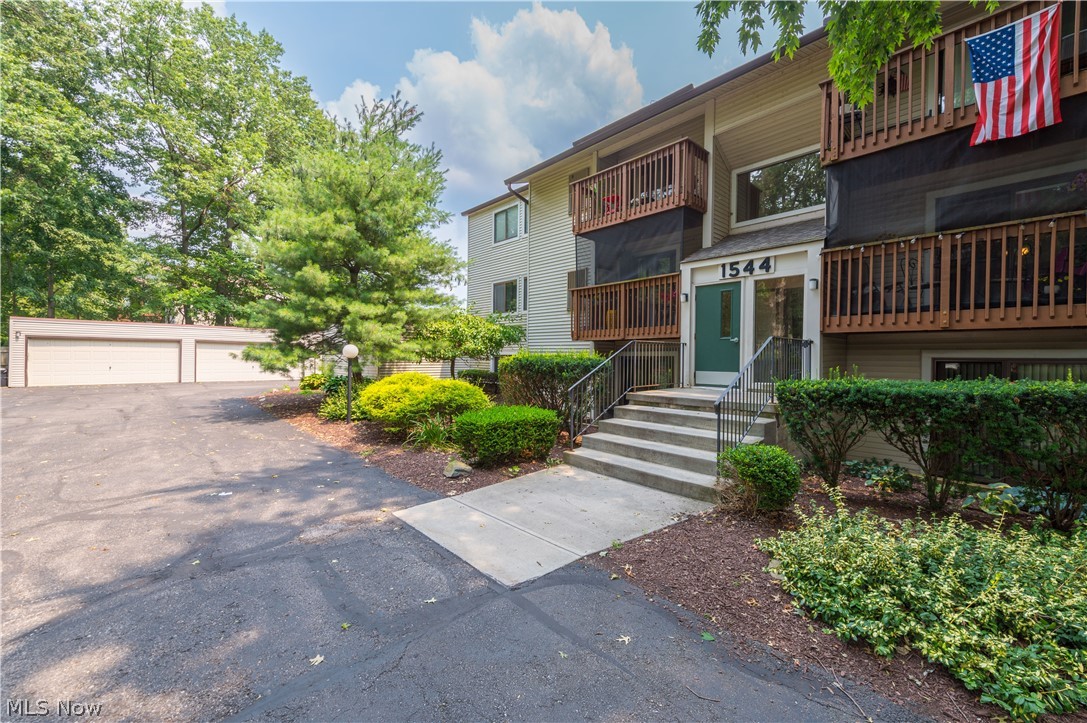 1544 Cedarwood Lane Westlake OH 44145