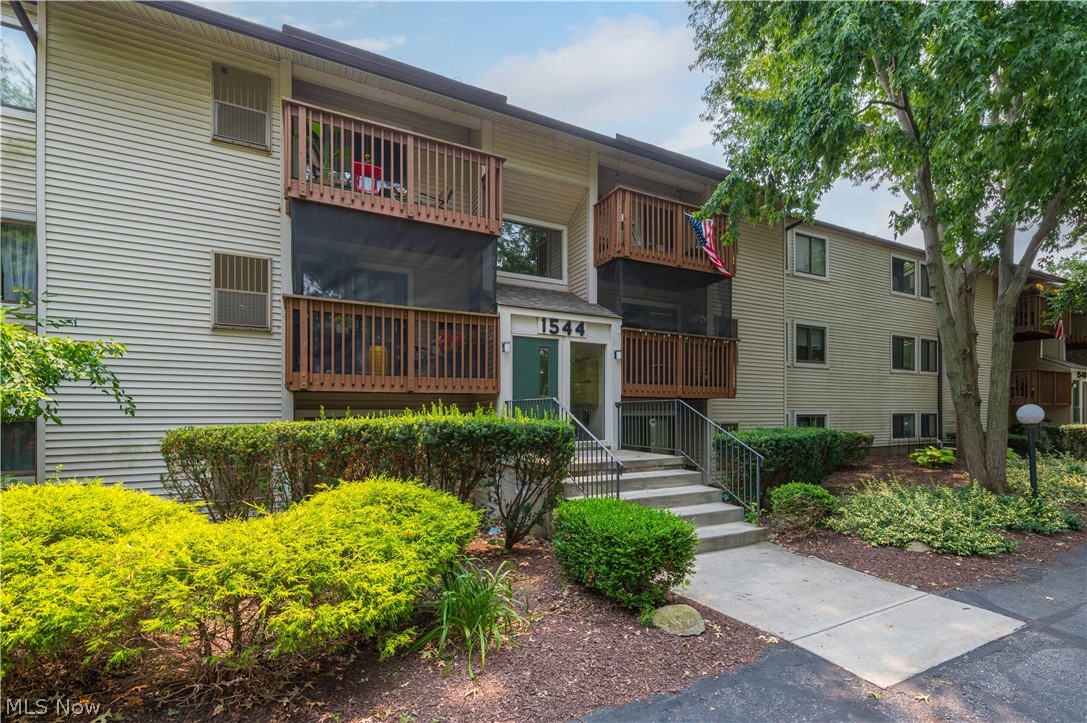 1544 Cedarwood Lane Westlake OH 44145