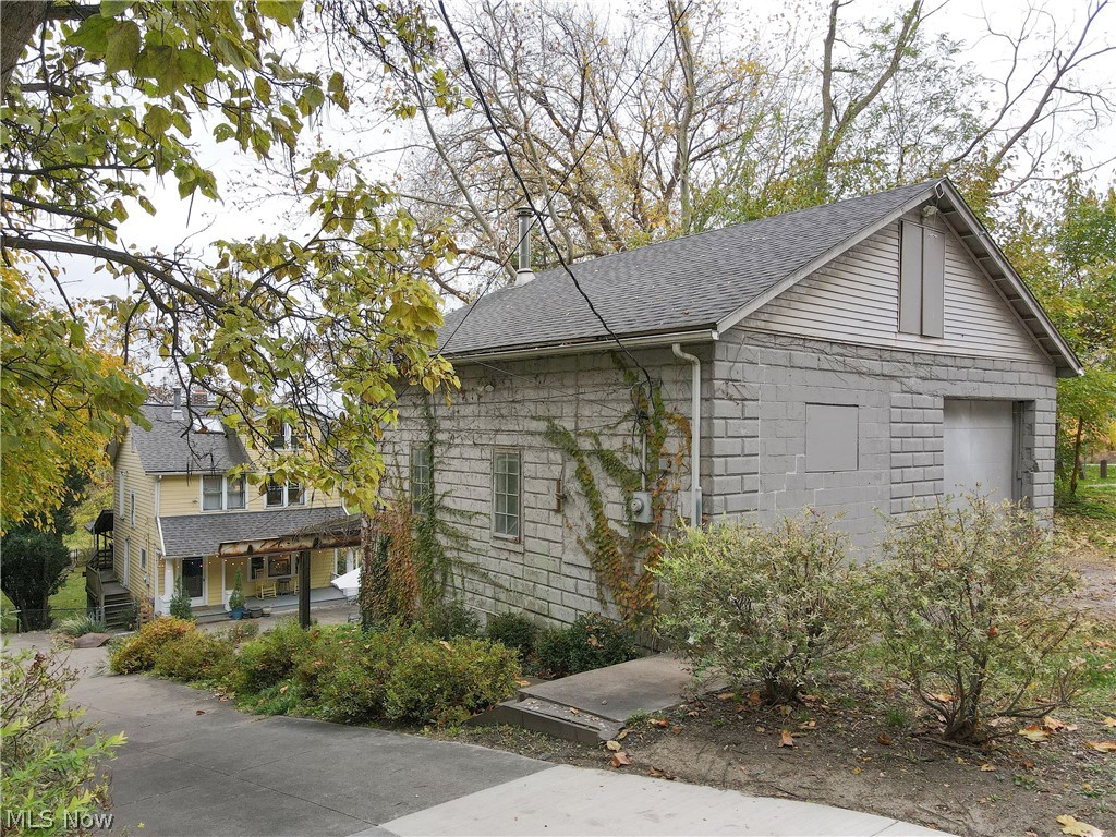 2863 W 11th Street Cleveland OH 44113