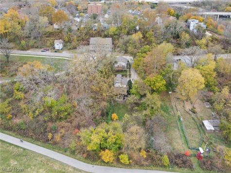 2863 W 11th Street Cleveland OH 44113