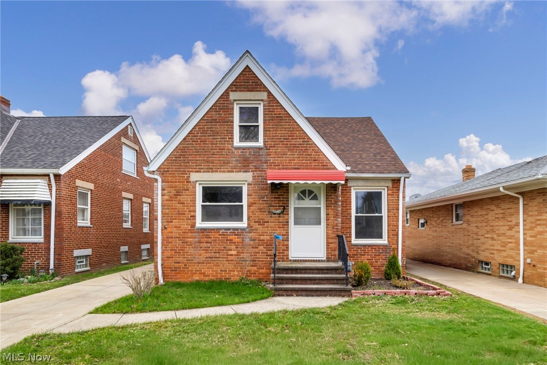 3202 Parklane Drive Parma OH 44134