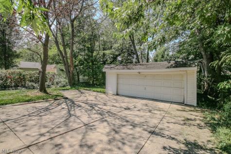 1752 Brainard Road Lyndhurst OH 44124