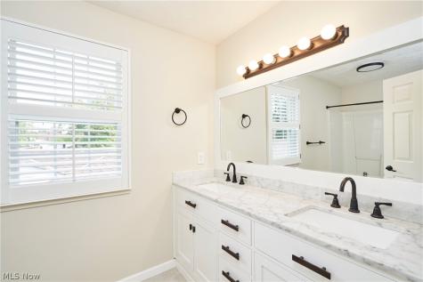7149 W Cross Creek Trail Brecksville OH 44141