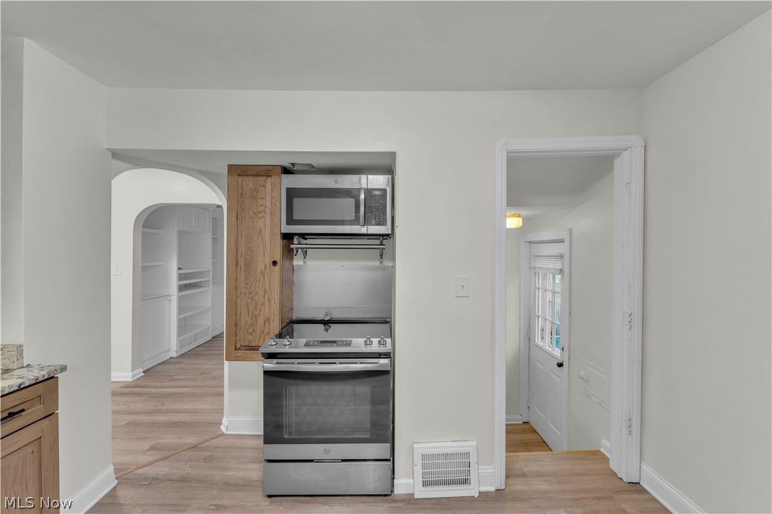 3674 W 103rd Street Cleveland OH 44111