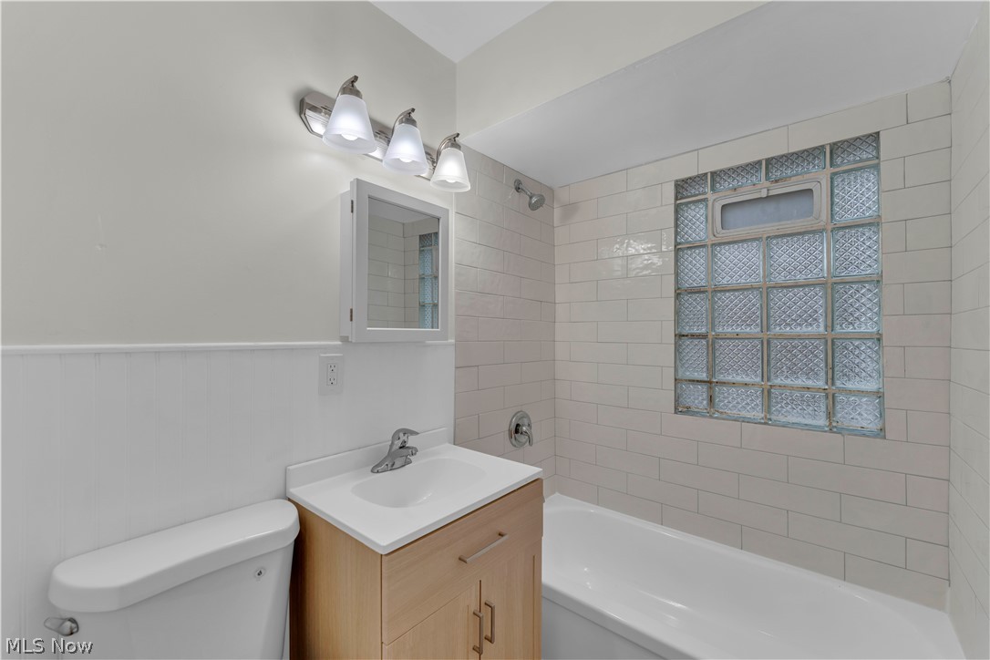 3674 W 103rd Street Cleveland OH 44111