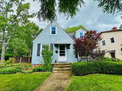 7077 Greenleaf Avenue Cleveland OH 44130