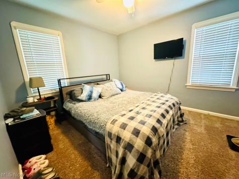 7077 Greenleaf Avenue Cleveland OH 44130