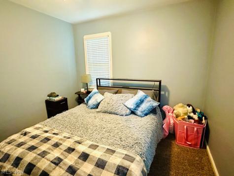 7077 Greenleaf Avenue Cleveland OH 44130