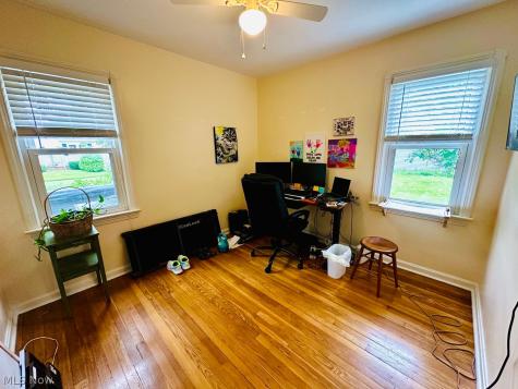 7077 Greenleaf Avenue Cleveland OH 44130