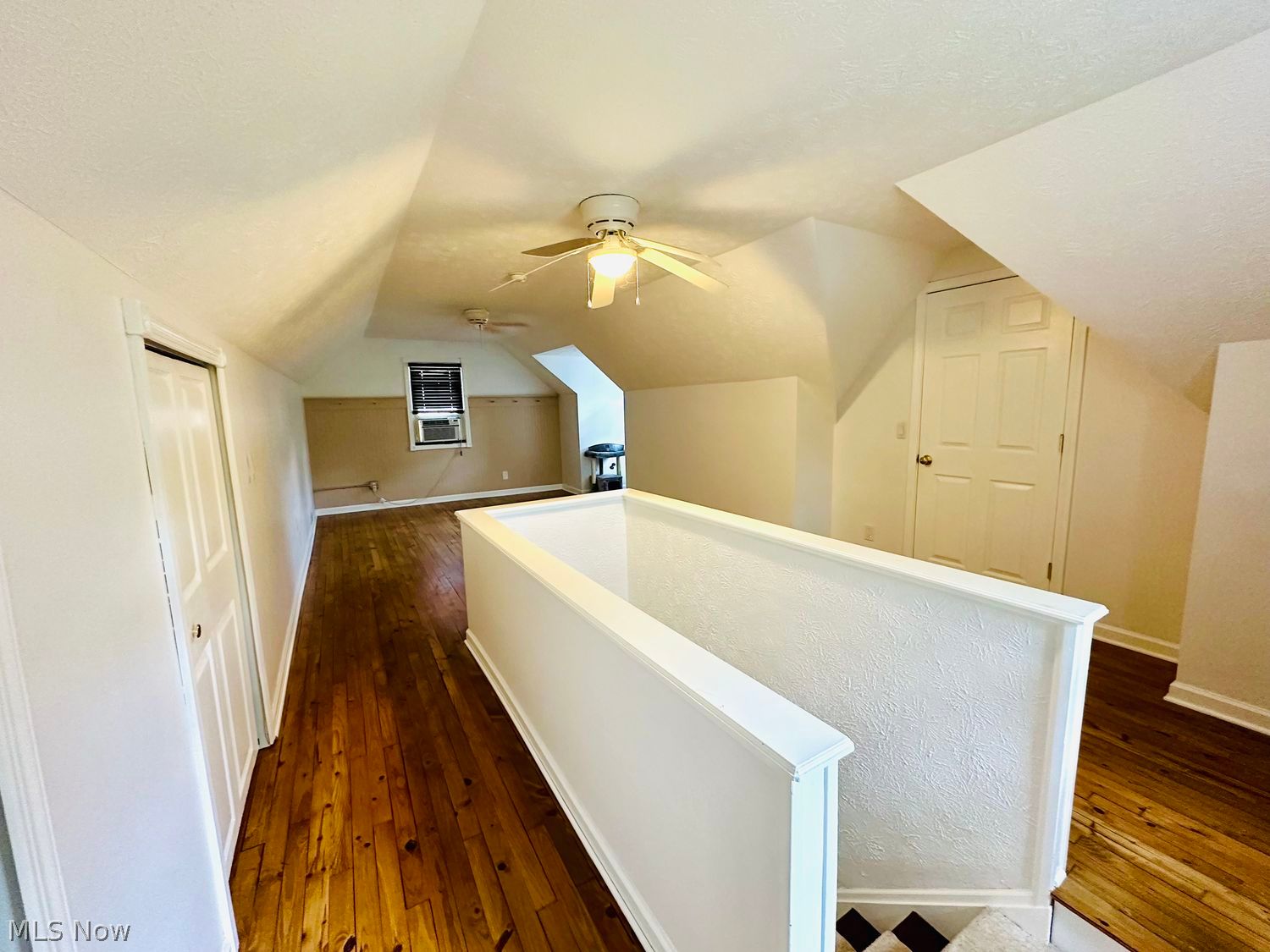 7077 Greenleaf Avenue Cleveland OH 44130