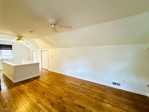 7077 Greenleaf Avenue Cleveland OH 44130