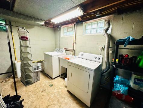 7077 Greenleaf Avenue Cleveland OH 44130