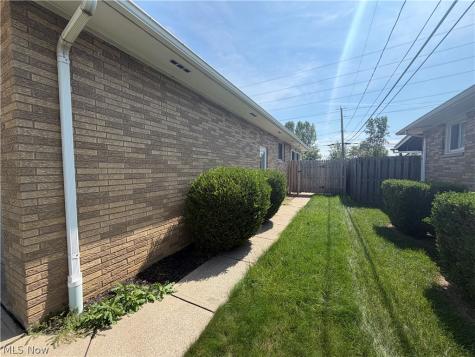 9711 Idlewood Drive Brooklyn OH 44144